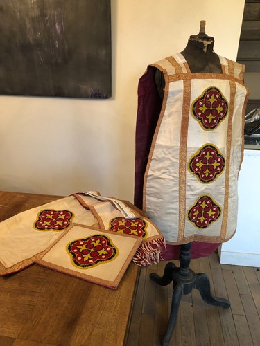 Ancienne jolie chasuble - ancienne,